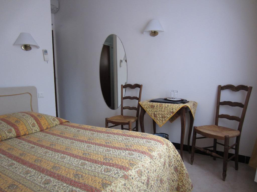 Hotel Belle Vue Le Lavandou Buitenkant foto